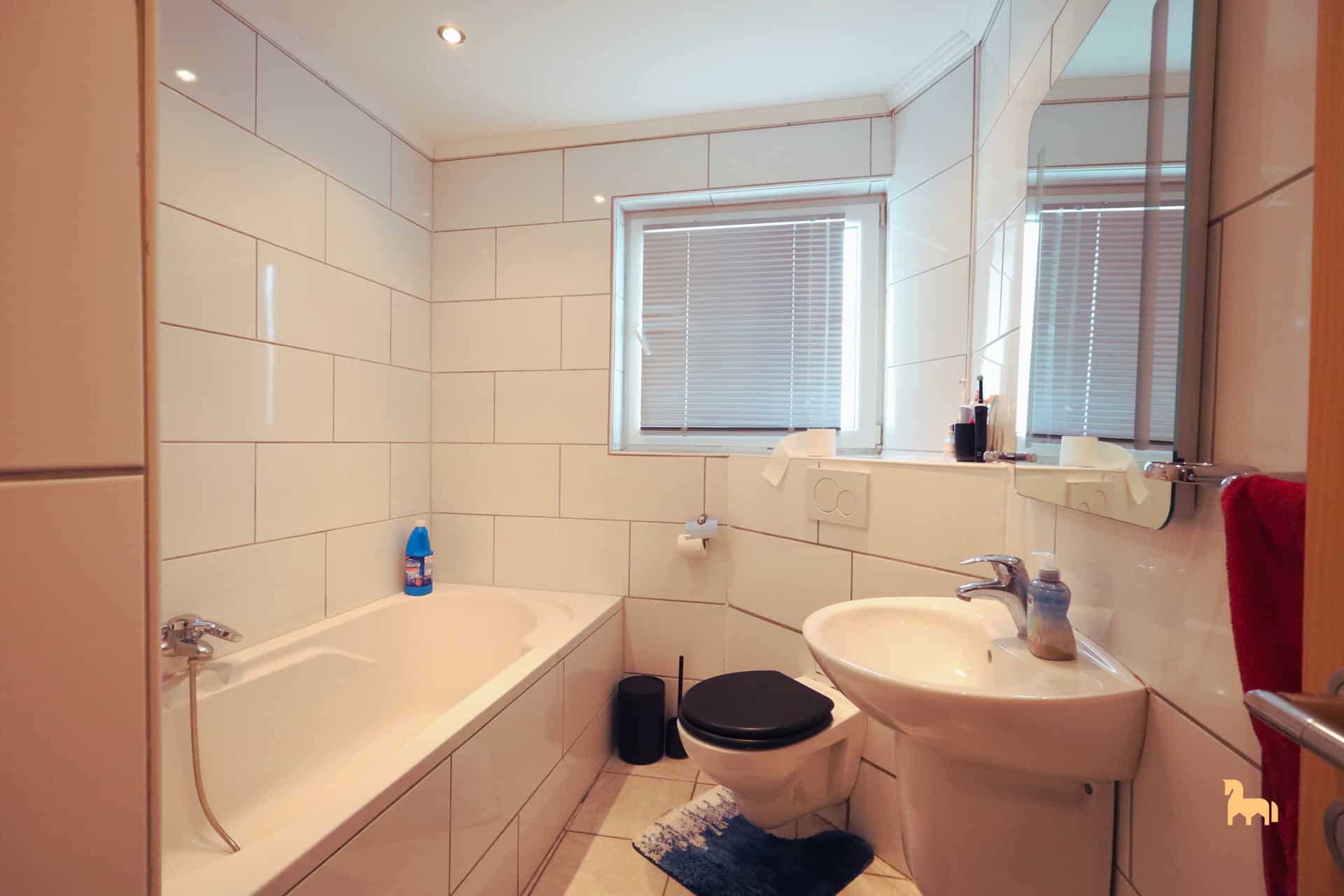 82587541-fda1-4633-9651-51d690a03bed