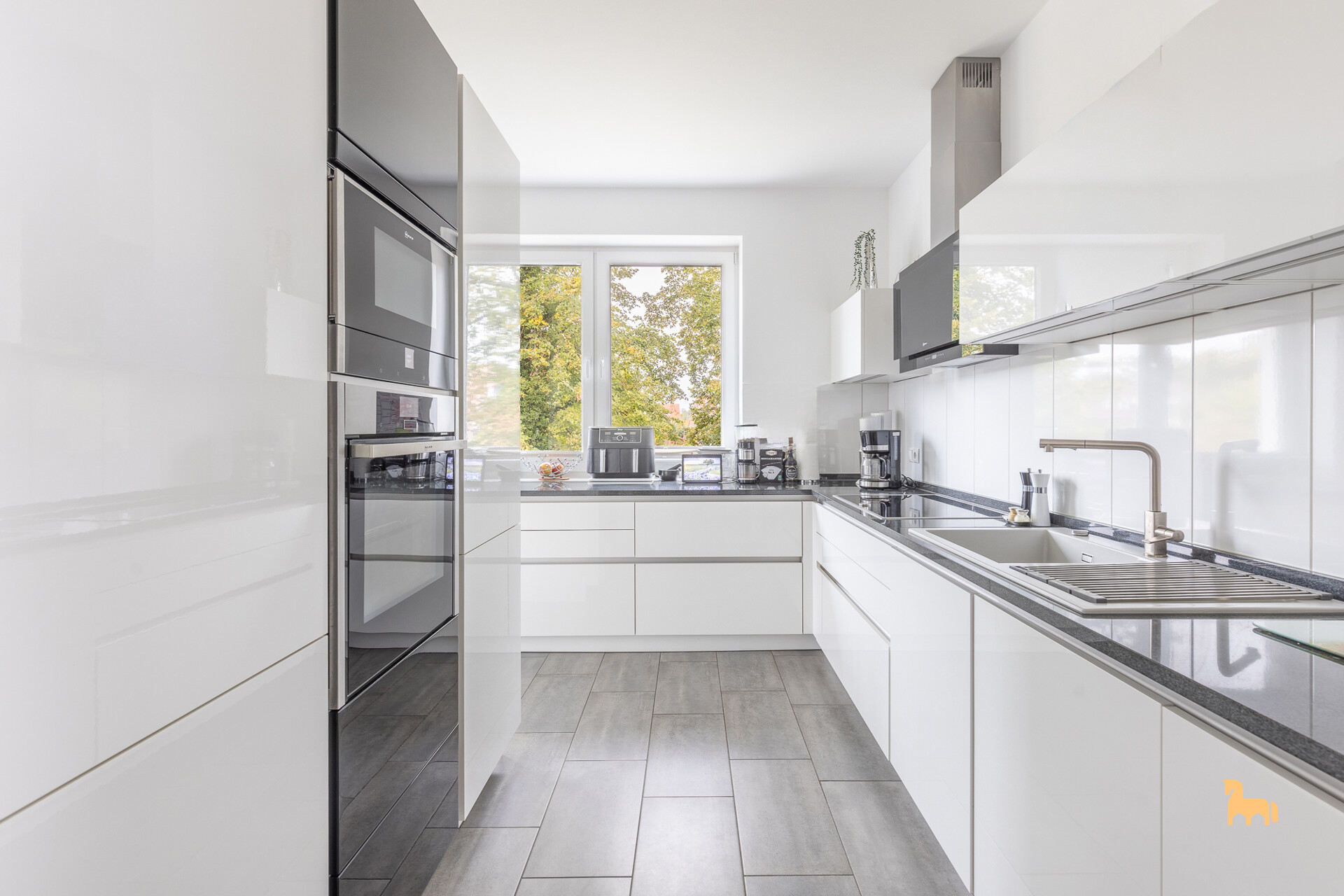 e958578c-35cb-4879-8782-64c27b2ad295